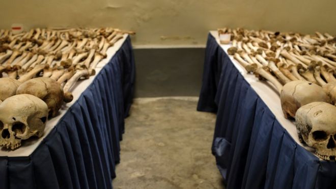 En Ruanda, recuerdan el genocidio ocurrido en ese país con un memorial muy explícito.