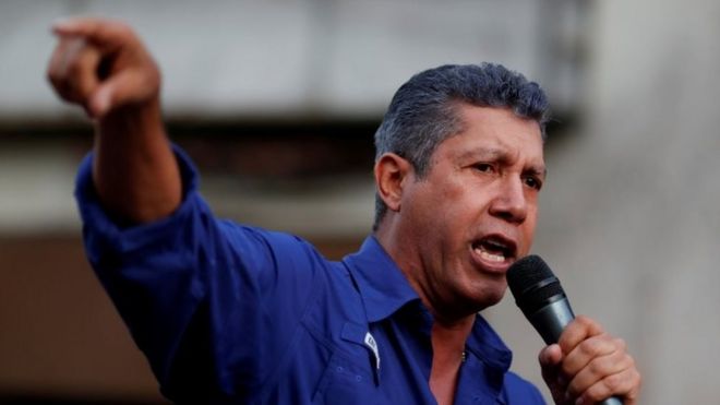 Кандидат в президенты Венесуэлы Анри Сокол от партии «Аванзада Прогресиста» выступает с речью перед сторонниками во время предвыборного митинга в Каракасе, Венесуэла, 14 мая 2018 года.