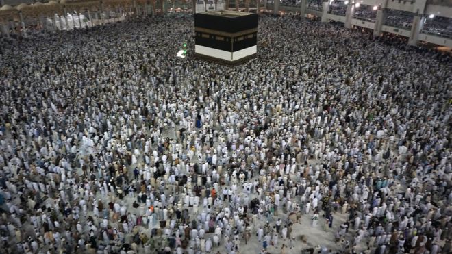 Plus de 160 nationalités se côtoient pendant le rite du Hajj dont 46% de femmes.