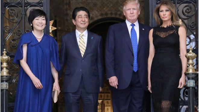 Аки и Синдзо Абэ с Меланией и Дональдом Трампом