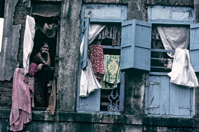 Por volta de 1900: Bombaim, Índia - casa de prostituição