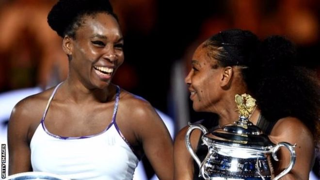 "Xin chúc mừng Serena với con số 23," Venus nói.