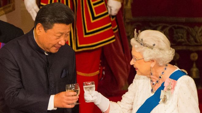 The Queen with Chinese President Xi Jinping at a state banquet at Buckingham Palace