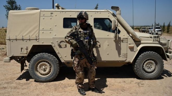 Солдат НАТО в Афганистане (26 апреля 2016 года)