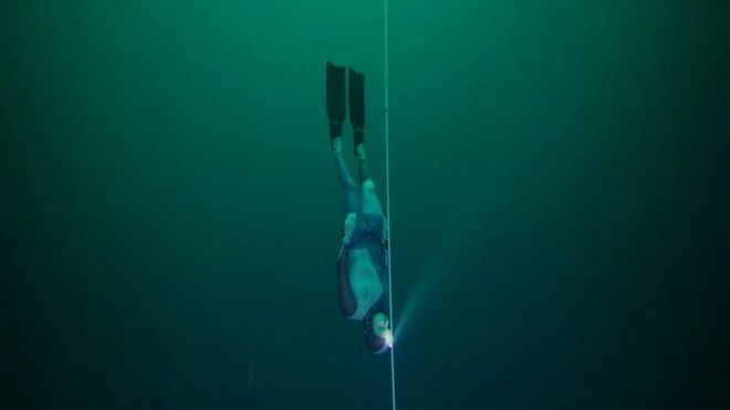 Francuski ronilac na dah oborio svetski rekord za najdublje zaranjanje