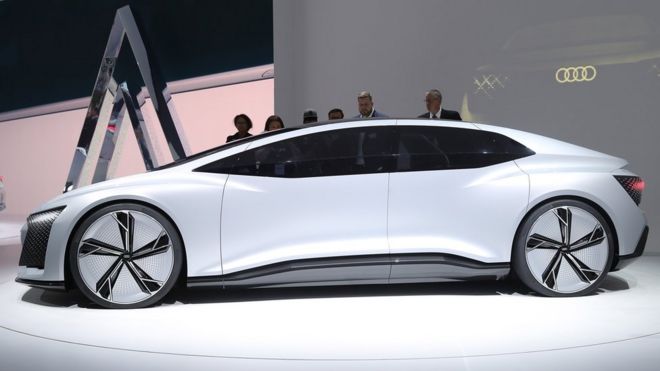 Автономный электрический концепт-кар Audi Aicon на автосалоне во Франкфурте-на-Майне