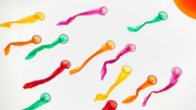 Preservativos como espermatozoides.