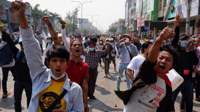 Việc quân đội Myanmar trấn áp bạo lực các cuộc biểu tình đã dẫn đến nhiều cuộc tấn công hơn vào các mục tiêu quân sự