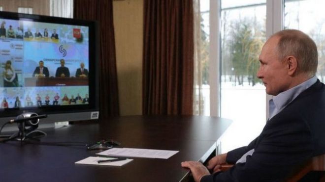 Tổng thống Putin giao lưu trực tuyến với sinh viên Nga