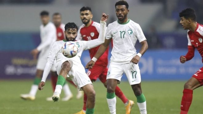 فاز المنتخب العماني على نظيره السعودي بهدفين مقابل هدف وحيد