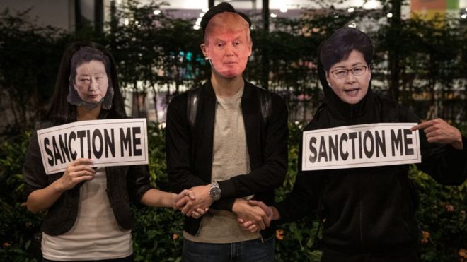 Người biểu tình Hong Kong thúc giục Mỹ sớm trừng phạt các quan chức thành phố vi phạm nhân quyền
