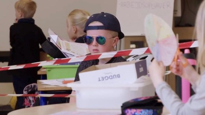 Дания открыла школы