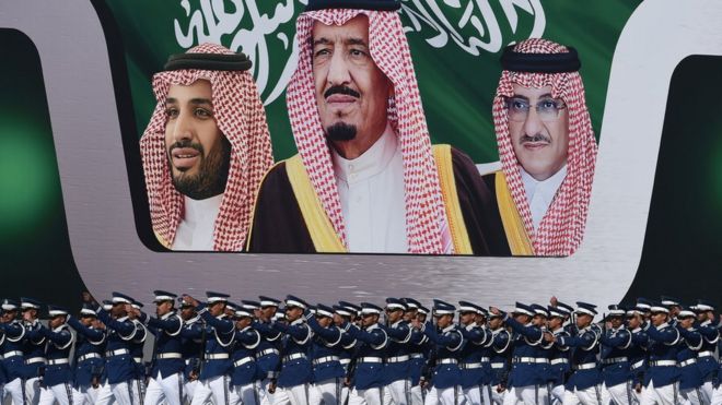 Saudi Arabia's King Salman bin Abdulaziz (C)