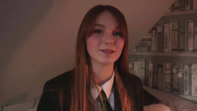 15-year-old Annabelle is going through an early menopause