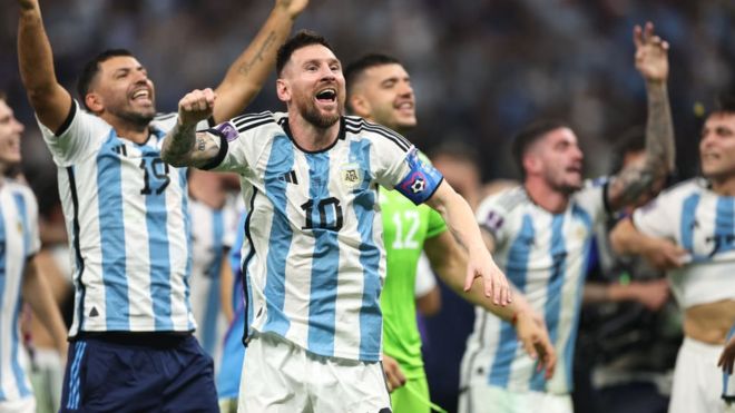 アルゼンチン代表 2022 ホーム ユニ メッシ ワールドカップ決勝 