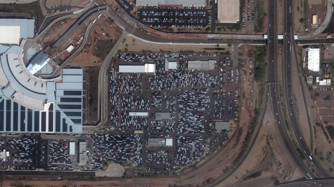 Estacionamiento de autos para rentar en el aeropuerto de Phoenix.