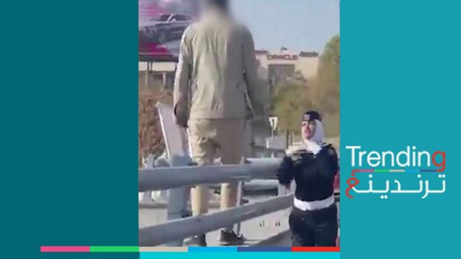 شرطية سير أردنية تنقذ شاباً وتثنيه عن الانتحار