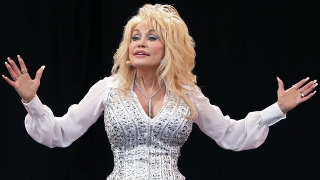 Dolly Parton Crashes Duran Duran's Rock & Roll Hall of Fame Interview