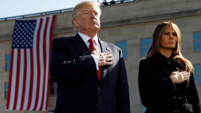Президент Дональд Трамп и первая леди Мелания Трамп отмечают 9/11 годовщину минутой молчания в Пентагоне