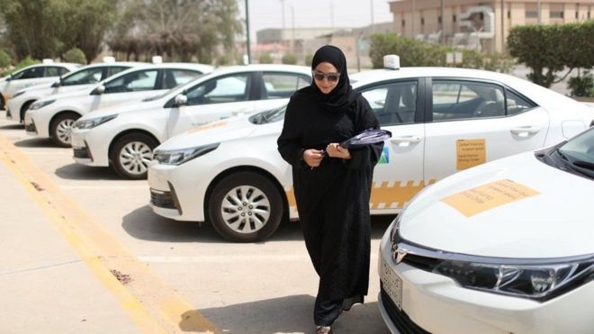 Penangkapan kepada belasan pegiat dilakukan sementar hari Minggu perempuan Saudi diizinkan mengemudi.