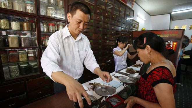 Vảy tê tê được dùng làm thuốc đông y ở nhiều nước châu Á trong đó có Việt Nam
