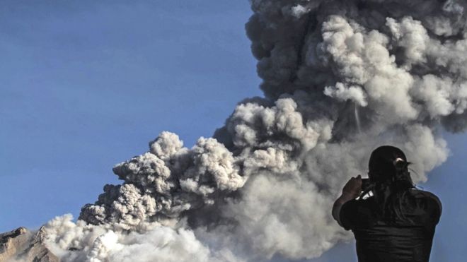 Contoh Berita Gunung Sinabung - Simak Gambar Berikut