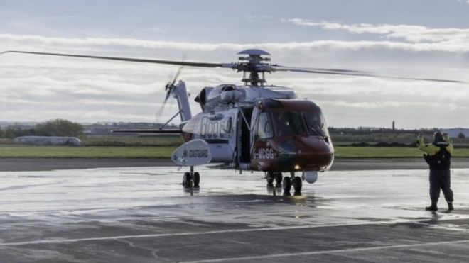 Самолет Sikorsky S92 прибывает на новую базу HM Coastguard в аэропорту Прествик