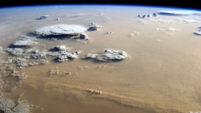 Песчаные бури в пустыне Сахара, вид с Международной космической станции