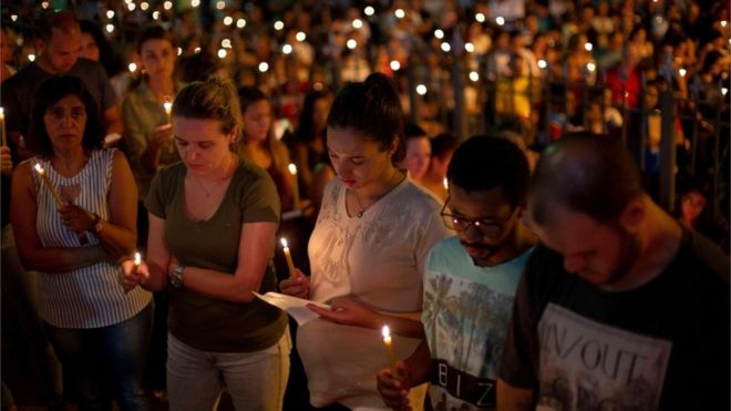 Moradores de Brumadinho rezam missa em tributo às vítimas da comunidade de Parque das Cachoeiras em 31 de janeiro