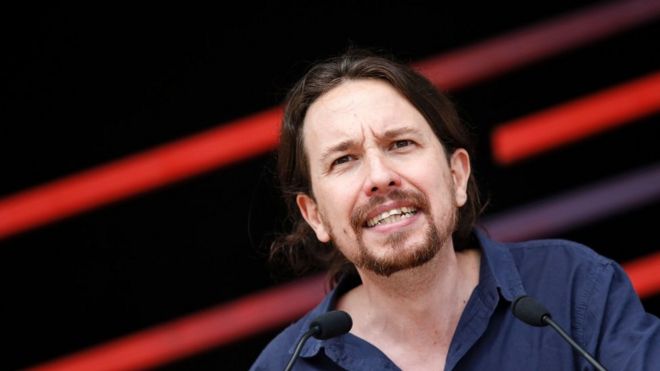 Пабло Иглесиас, лидер Podemos, выступает в Барселоне 11 июня 2016 года