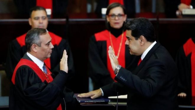 Nicolás Maduro jura como presidente