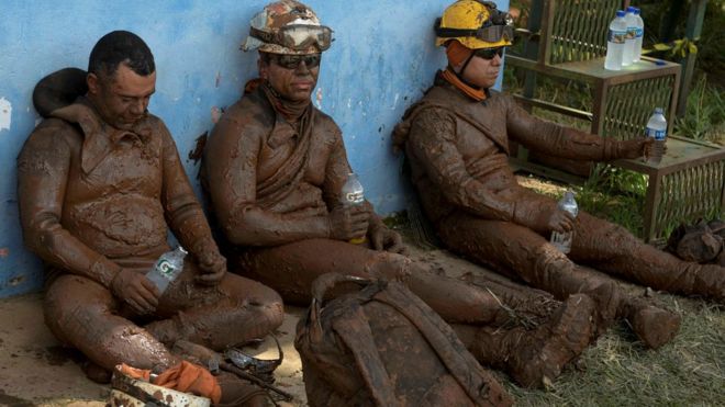 bombeiros em brumadinho