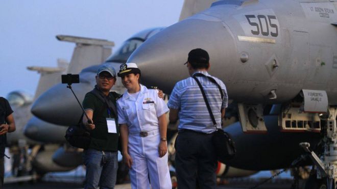 Sự kiện Hàng không mẫu hạm USS Carl Vinson tới thăm Việt Nam đầu tháng 3/2018 được quốc tế chú ý