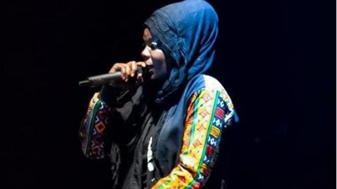 Mina, la rappeuse dont le voile dérange au Sénégal