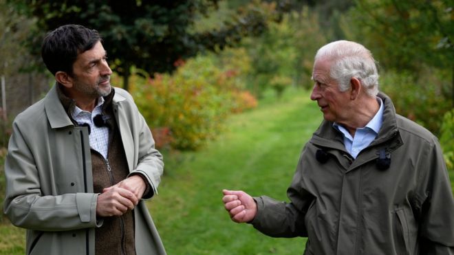 Justin Rowlatt and Prince Charles (Image: BBC)