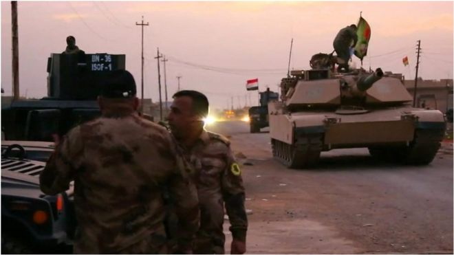 Iraqi tank on outskirts of Mosul