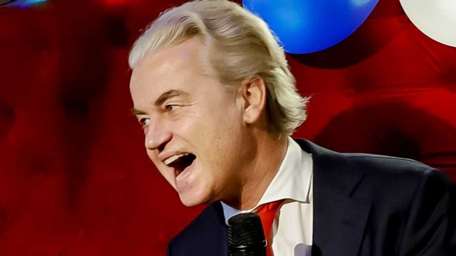 خیرت ویلدرس در حال سخنرانی