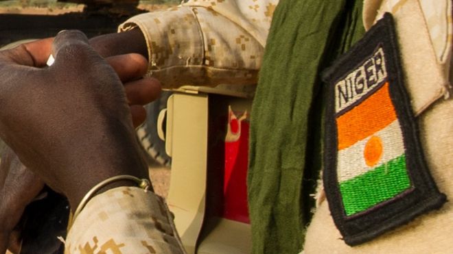 Niger army badge