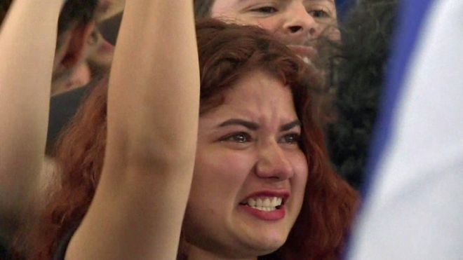 Joven estudiantes nicaragüenses en la mesa del diálogo