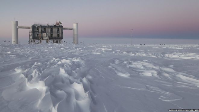 Главная лаборатория IceCube, надземная в Антарктиде