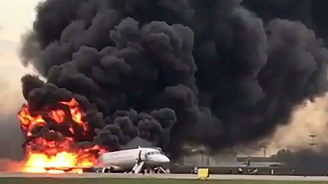 A Aeroflot plane burns at Sheremetyevo airport in Moscow, 5 May 2019