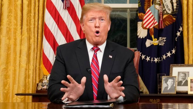 Трамп выступил с экстренным обращением к американцам Трамп выступил с экстренным обращением к американцам