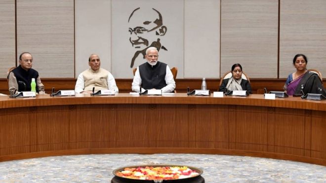 وزیراعظم نریندر مودی کی سربراہی میں قومی سلامتی سے متعلق کابینہ کی کمیٹی کا اجلاس ہوا جس میں وزیر داخلہ، وزیر دفاع، وزیر خارجہ اور قومی سلامتی کے مشیرکے علاوہ تینوں افواج کے سربراہان نے شرکت کی۔