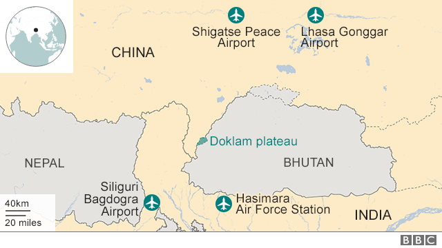 Карта, показывающая базы Китая и Индии возле плато Доклам