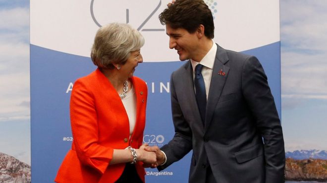 Во время саммита G20 г-жа Мэй встретилась с лидерами, включая премьер-министра Канады Джастина Трюдо, чтобы обсудить торговлю после Brexit