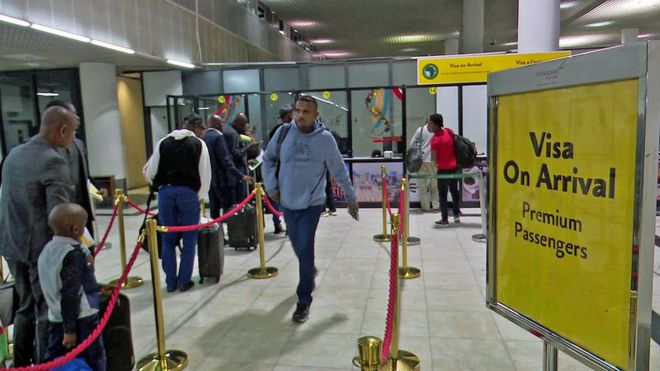 Путешественникам теперь выдают визы по прибытии, когда они посещают Эфиопию