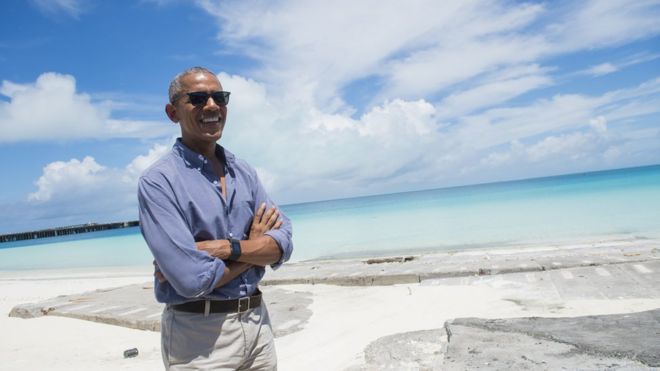Президент США Барак Обама совершает поездку на атолл Мидуэй в национальном морском памятнике Папаханаумокуакеа в Тихом океане.