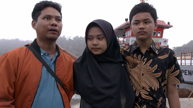 Iwan bersama dua anaknya bertemu dengan pelaku pengeboman, terpidana mati di Nusakambangan.