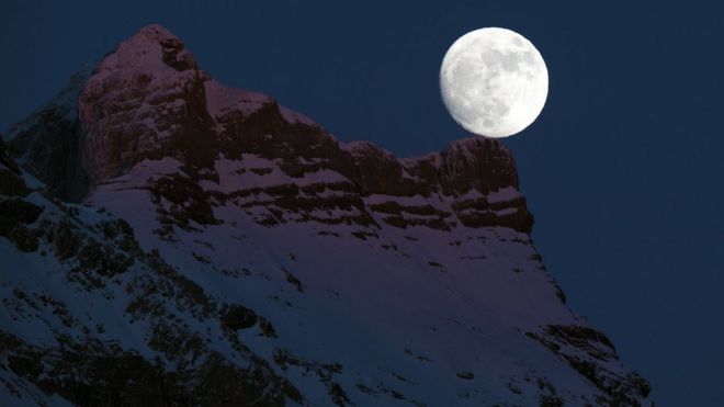 La luna vista desde Suiza