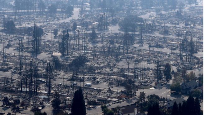 Más de 30.000 residentes fueron evacuados y unas 30.000 hectáreas de terreno quedaron arrasadas por las llamas.